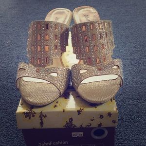 Sparkling and elegant shoes size 9